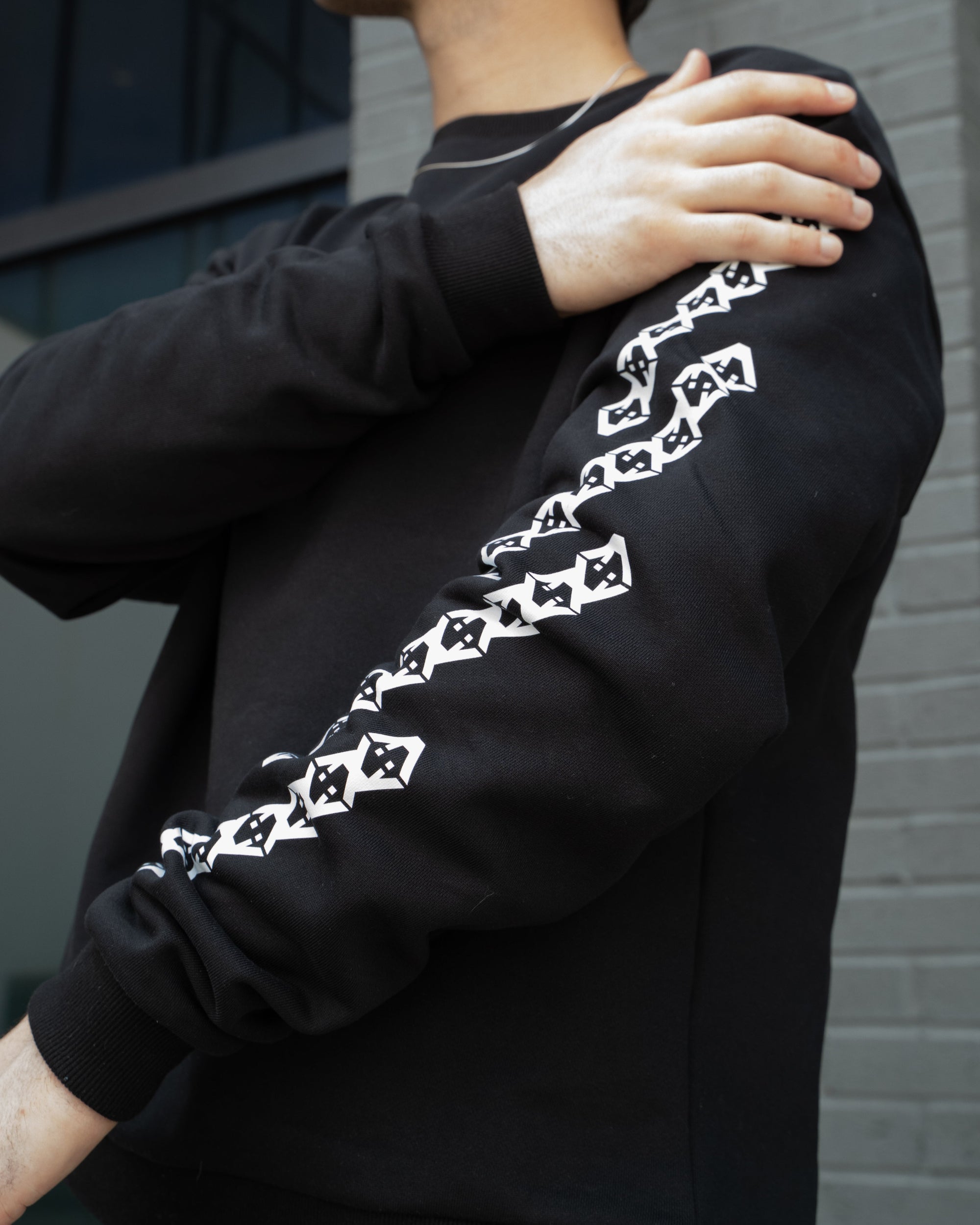 Chain Stack Crew (Contrast)