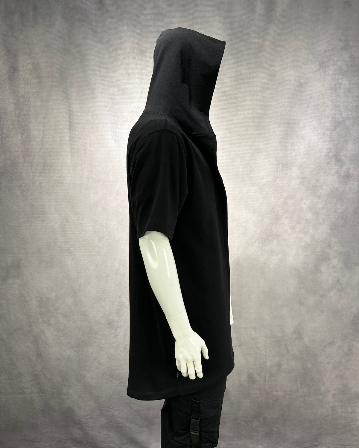 D.Vinco Shroud (Black)