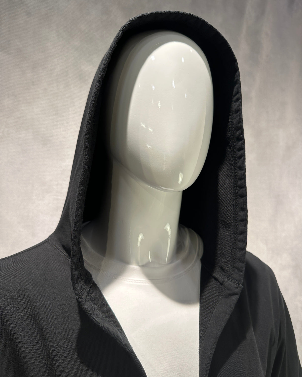 D.Vinco Shroud (Black &amp; Silver)