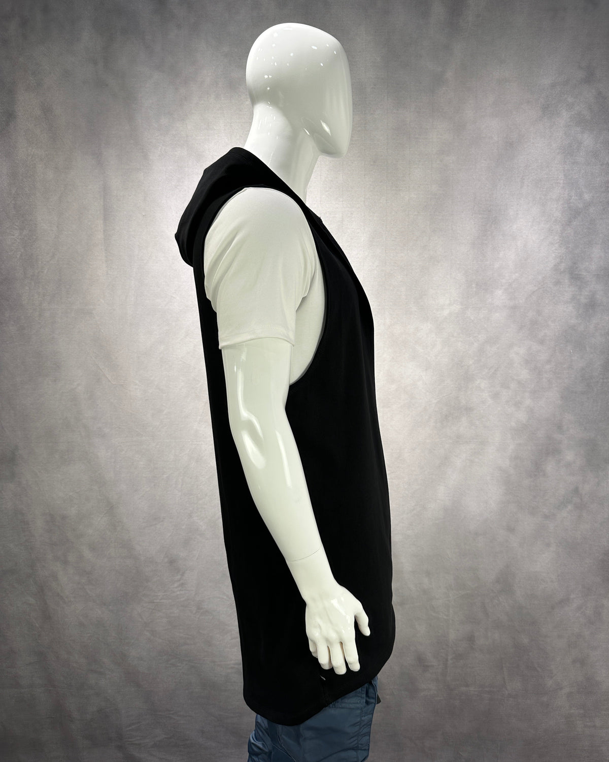 D.Vinco Shroud Sleeveless (Black)