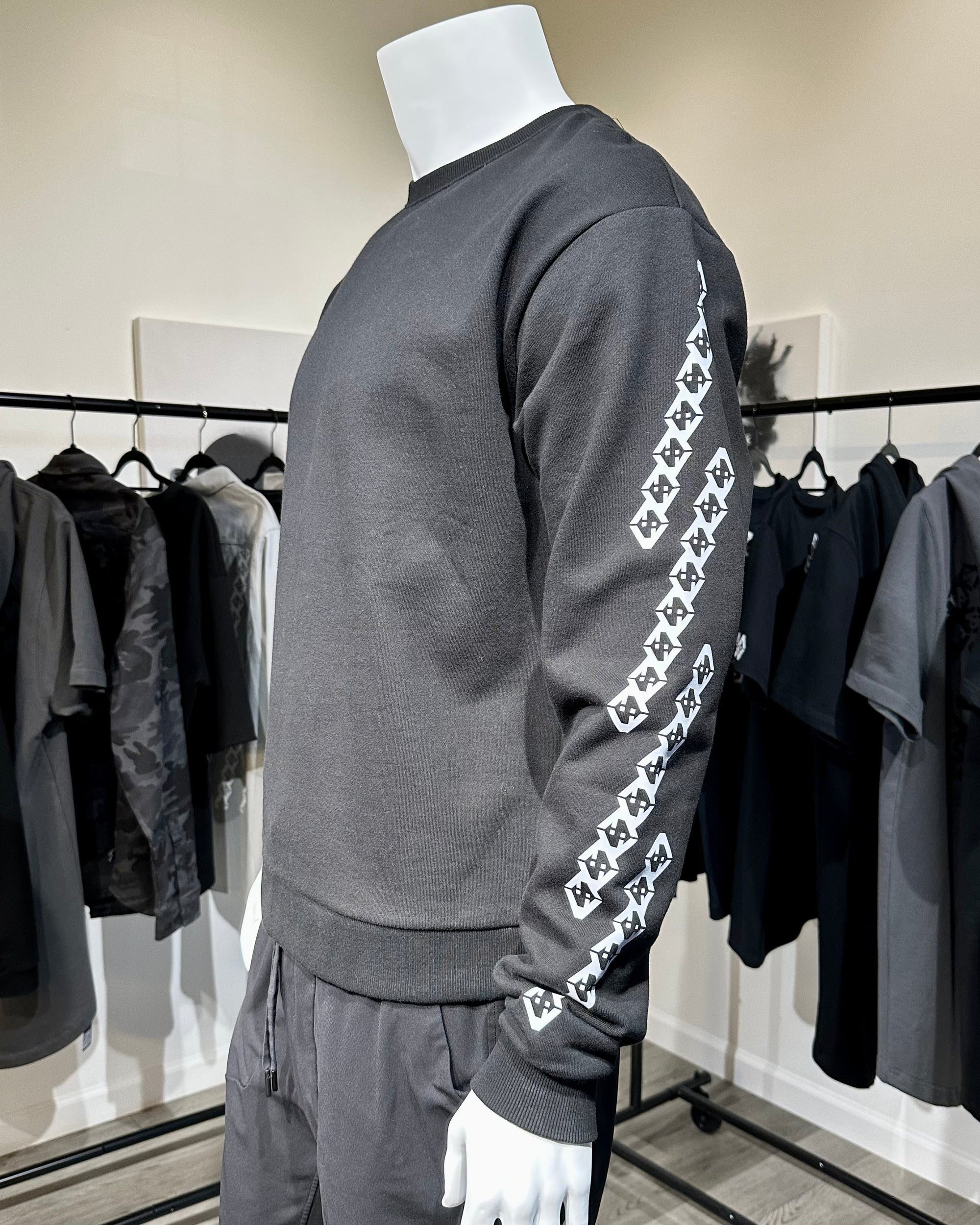 Chain Stack Crew (Contrast)