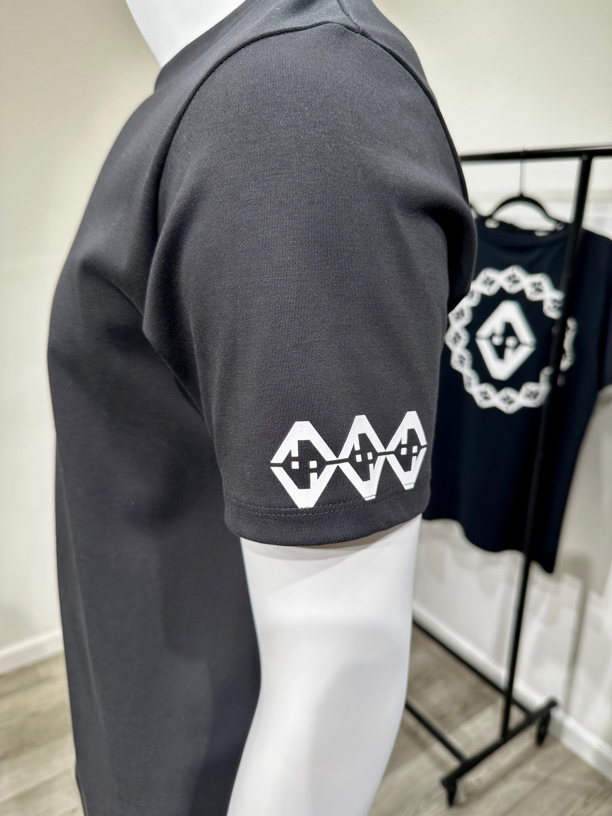 Diamond Spine Fitted T (Contrast)