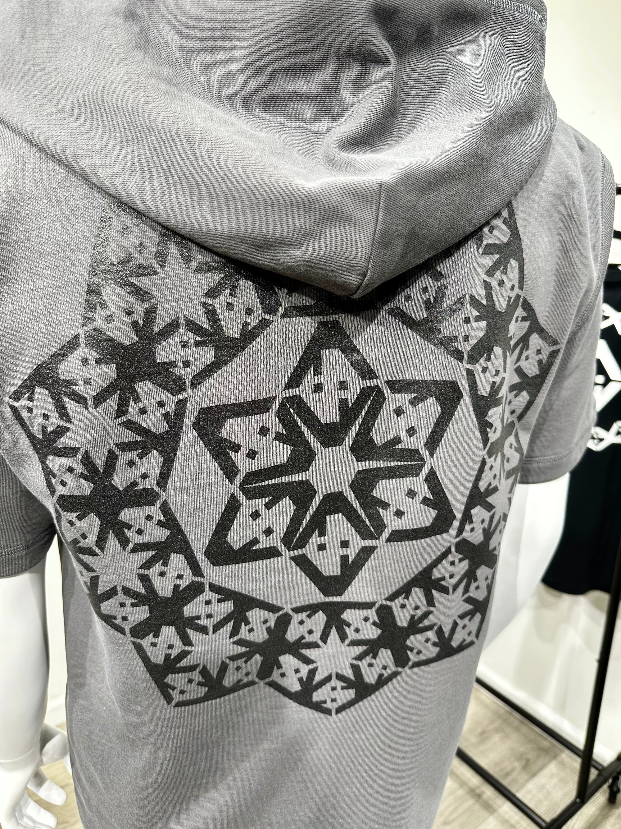 D.Vinco Shroud (Grey &amp; Black)