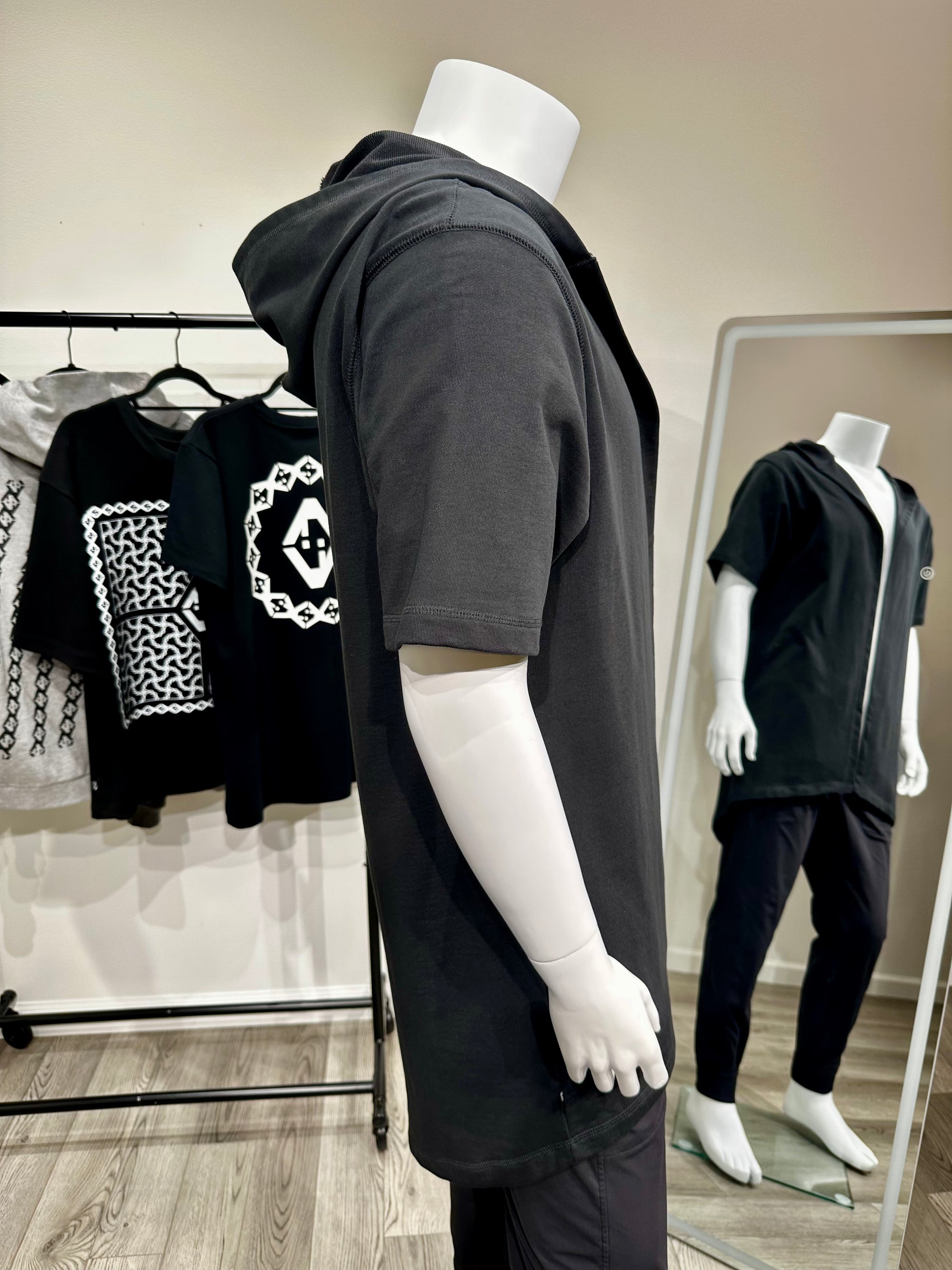 D.Vinco Shroud (Black)