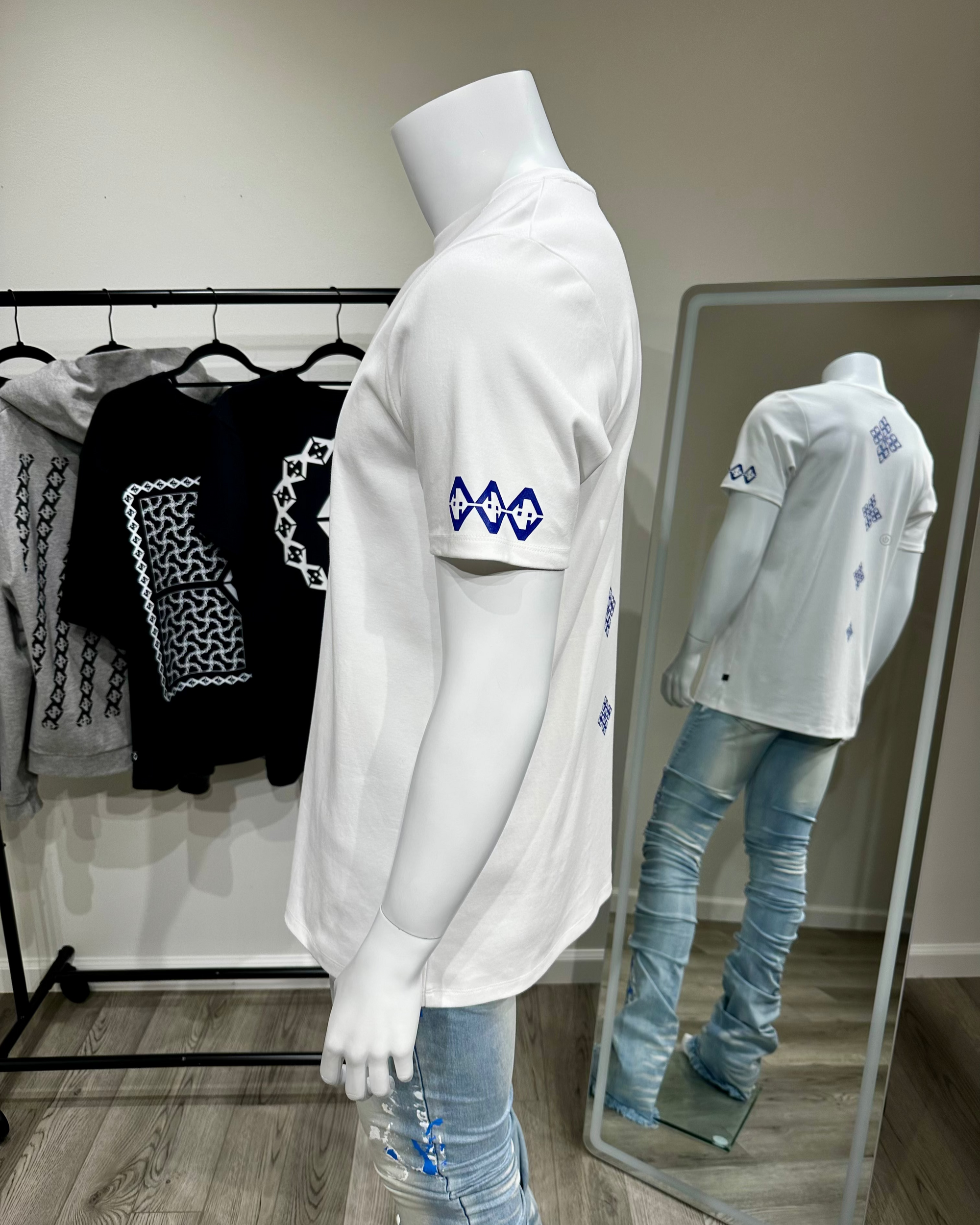 Diamond Spine Fitted T (White &amp; Blue)